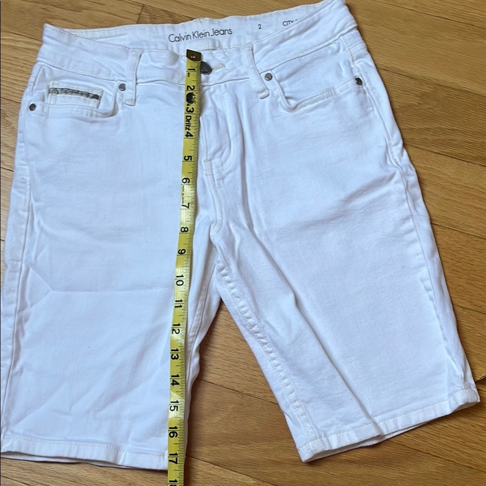 Calvin Klein White Jean City Shorts - Picture 7 of 11